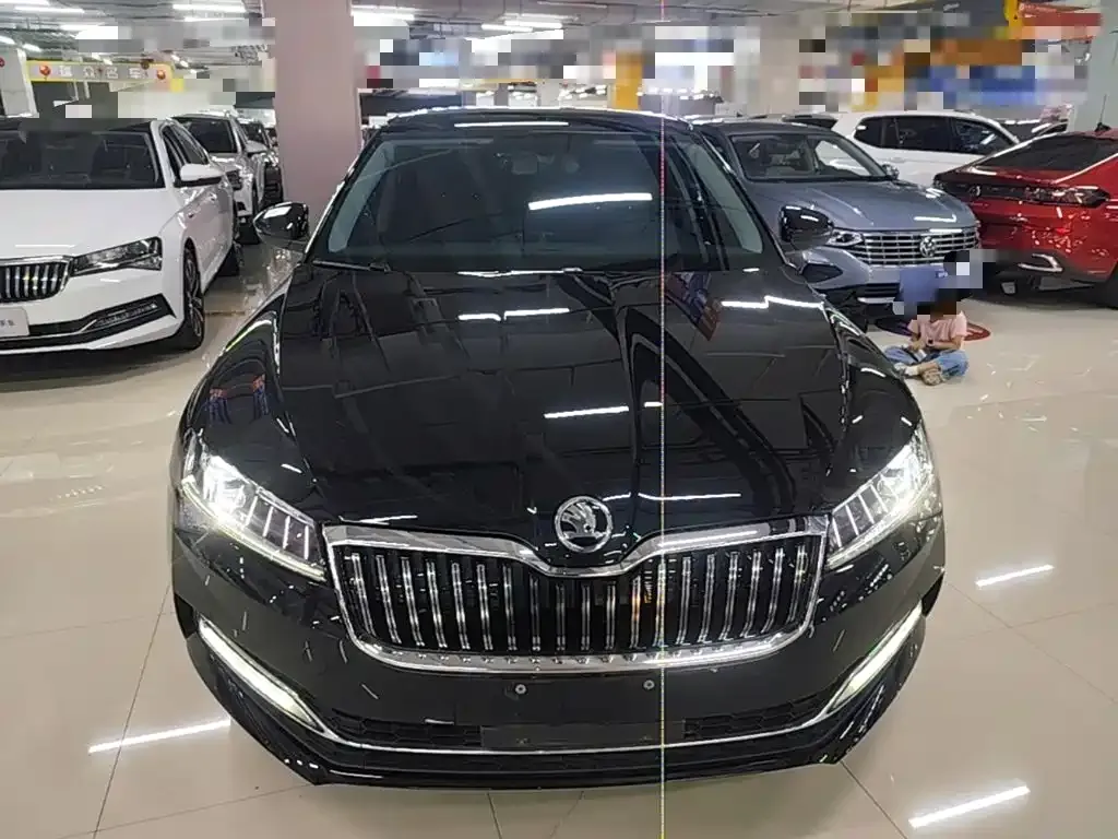 Skoda Superb — фото 7