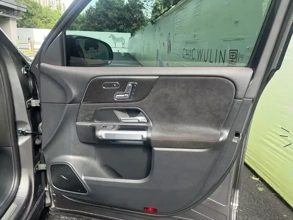 Mercedes-Benz GLB AMG — фото 3