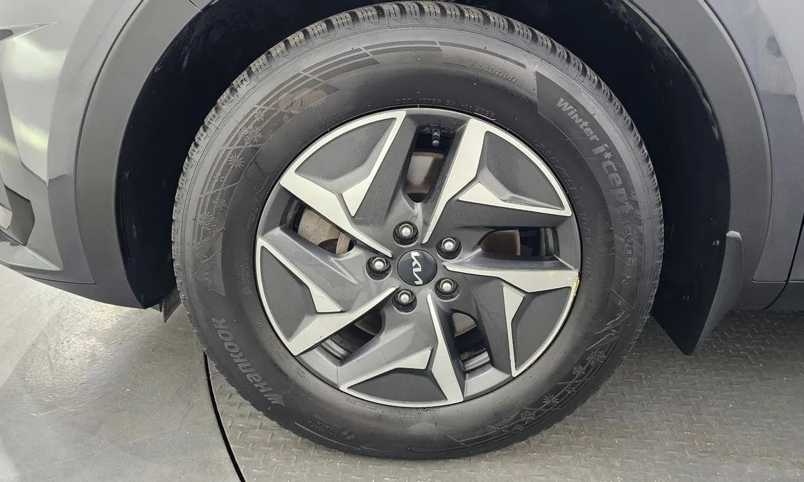 Kia Sorento — фото 7