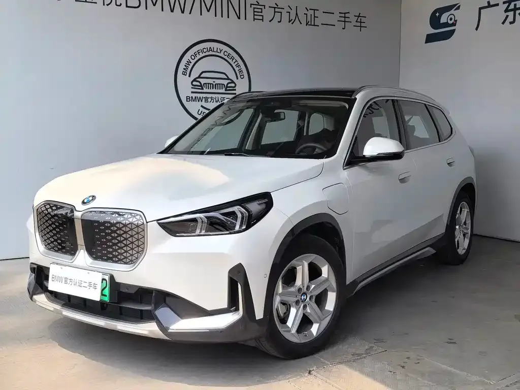 BMW iX1 eDrive25L X Design 1