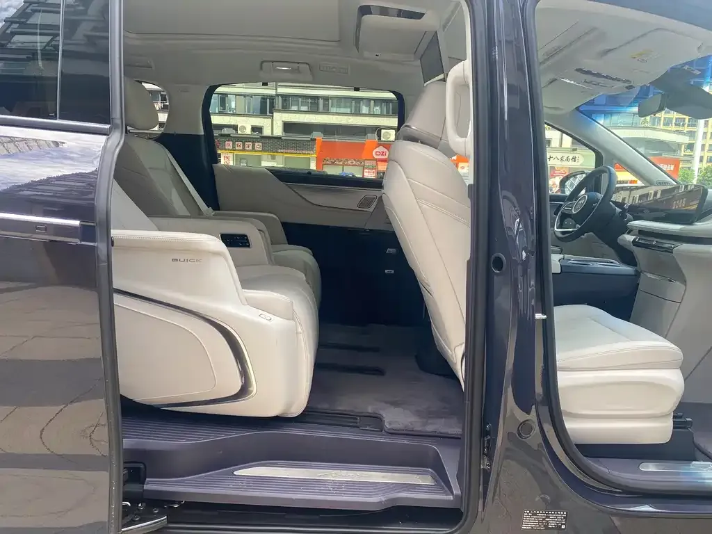 Buick GL8 Hybrid — фото 4