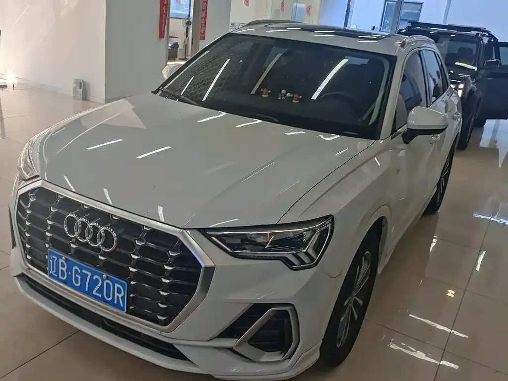 Audi Q3 — фото 1