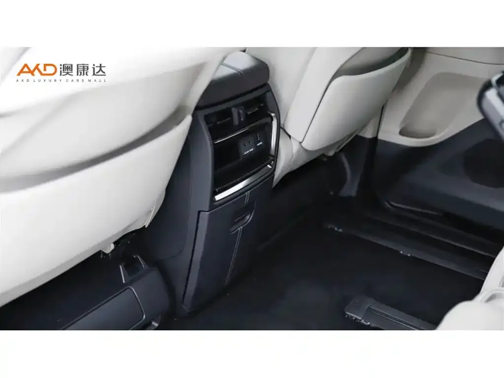 Toyota Alphard — фото 8