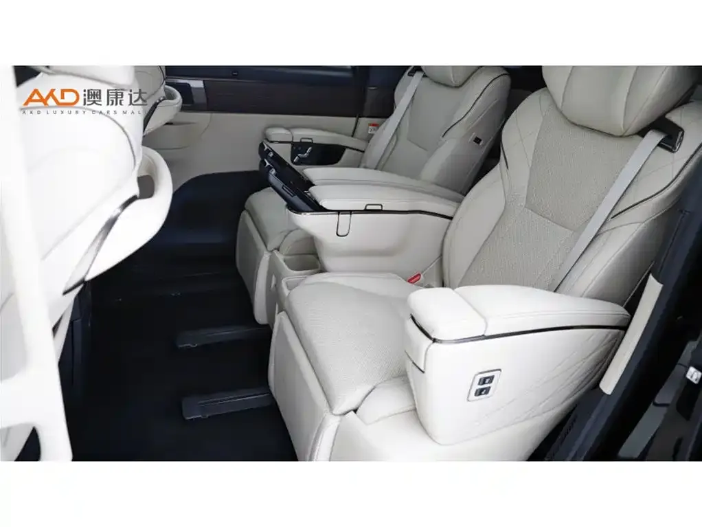 Toyota Alphard — фото 7