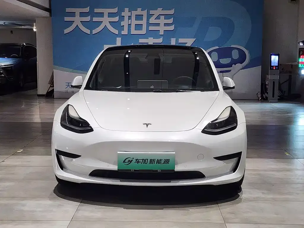 Tesla Model 3 — фото 8