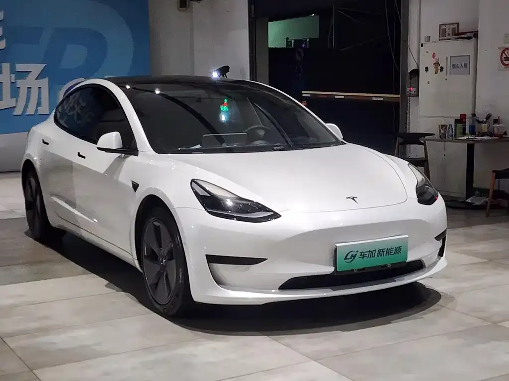Tesla Model 3 — фото 2