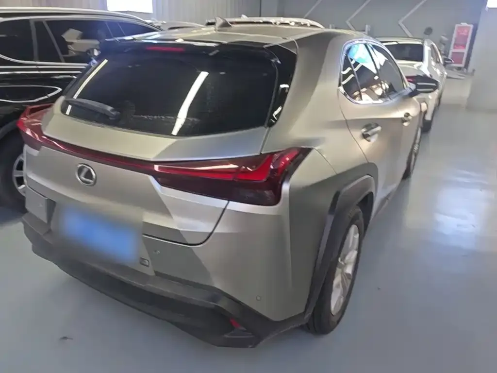 Lexus UX — фото 6