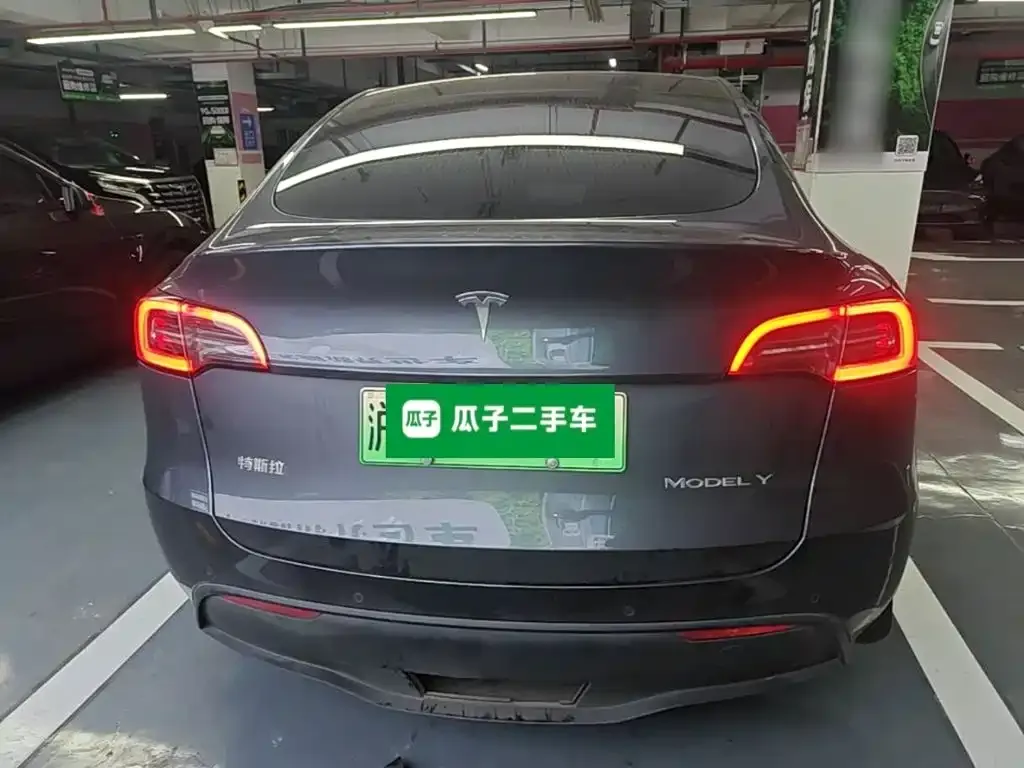 Tesla Model Y — фото 8