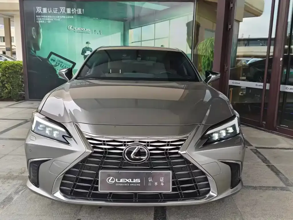 Lexus ES — фото 5