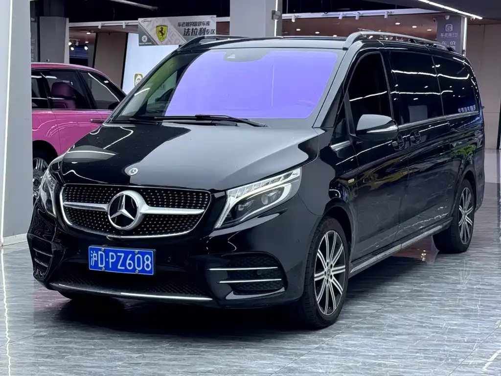 Mercedes-Benz V-Class — фото 1