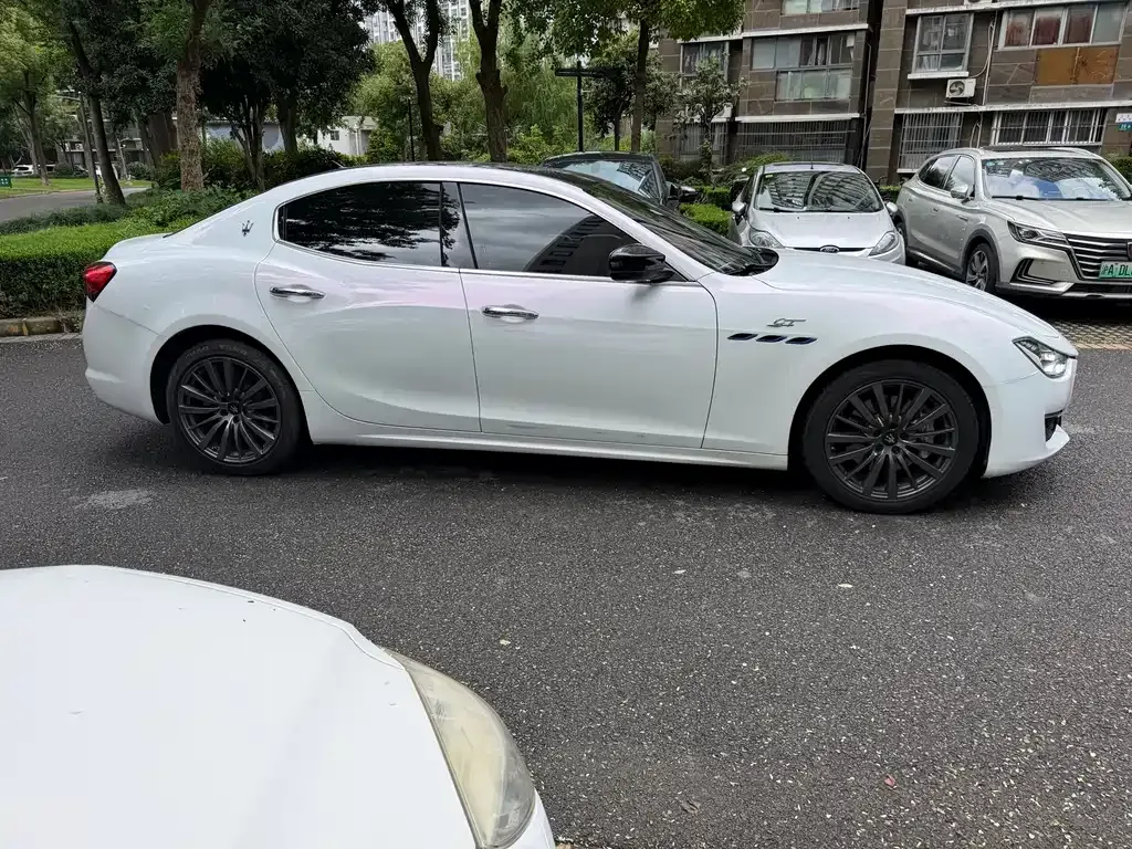 Maserati Ghibli — фото 9