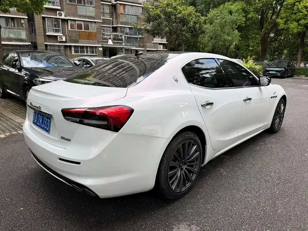 Maserati Ghibli — фото 10