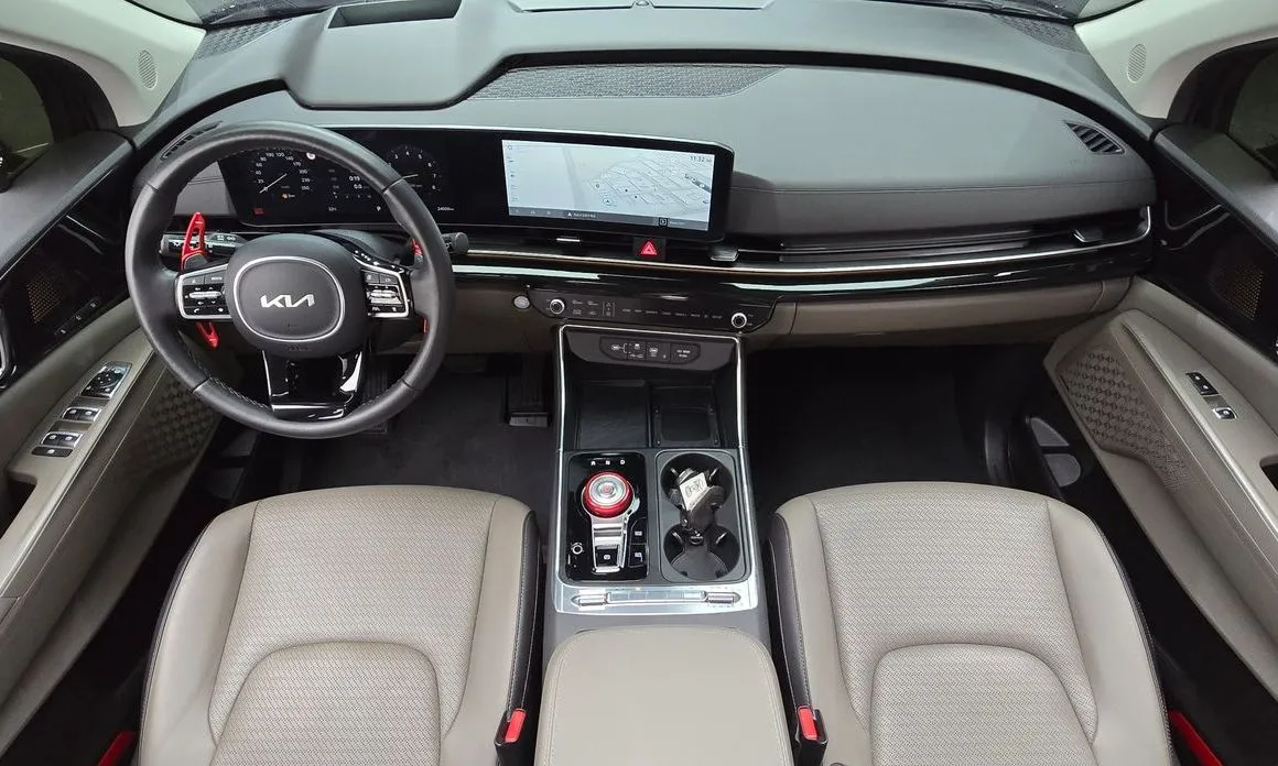 Kia Carnival — фото 10