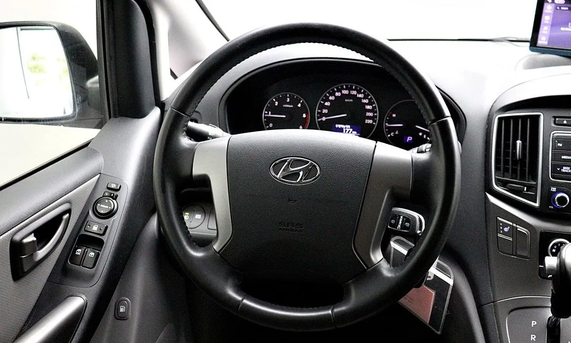 Hyundai Starex — фото 8