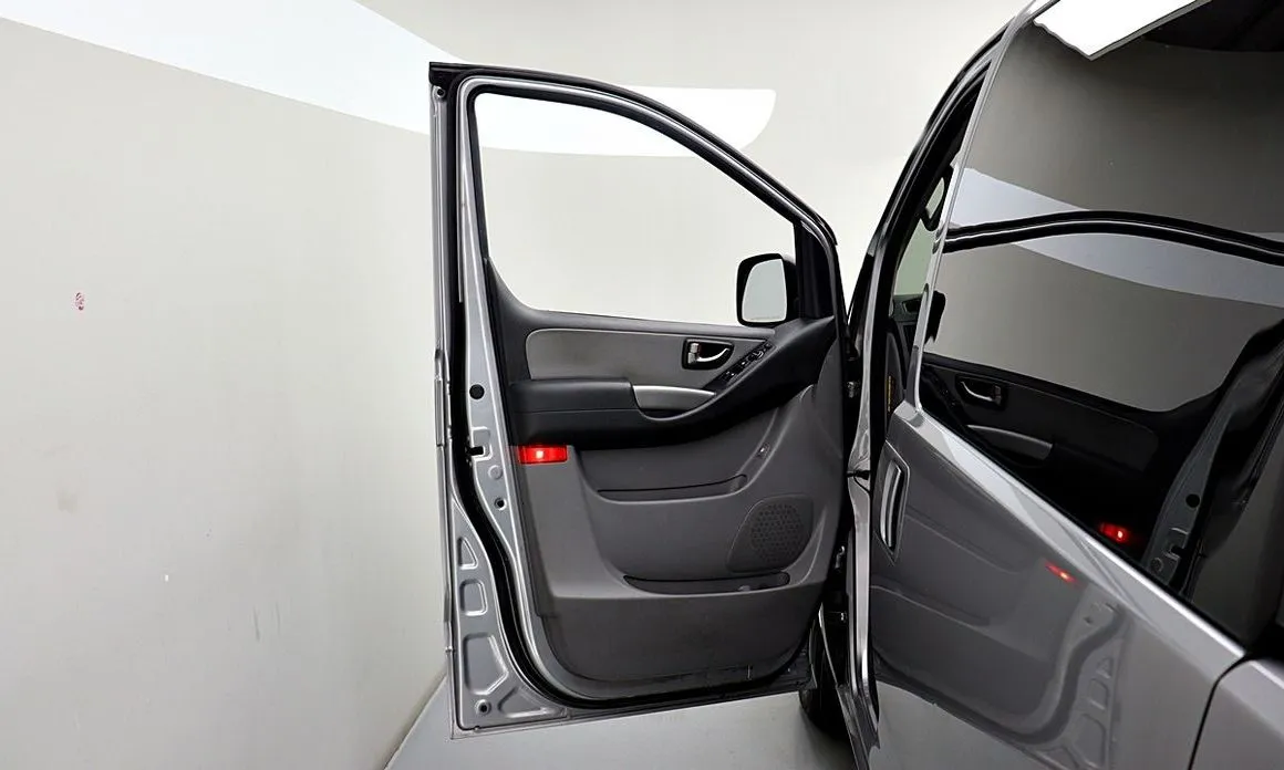 Hyundai Starex — фото 4