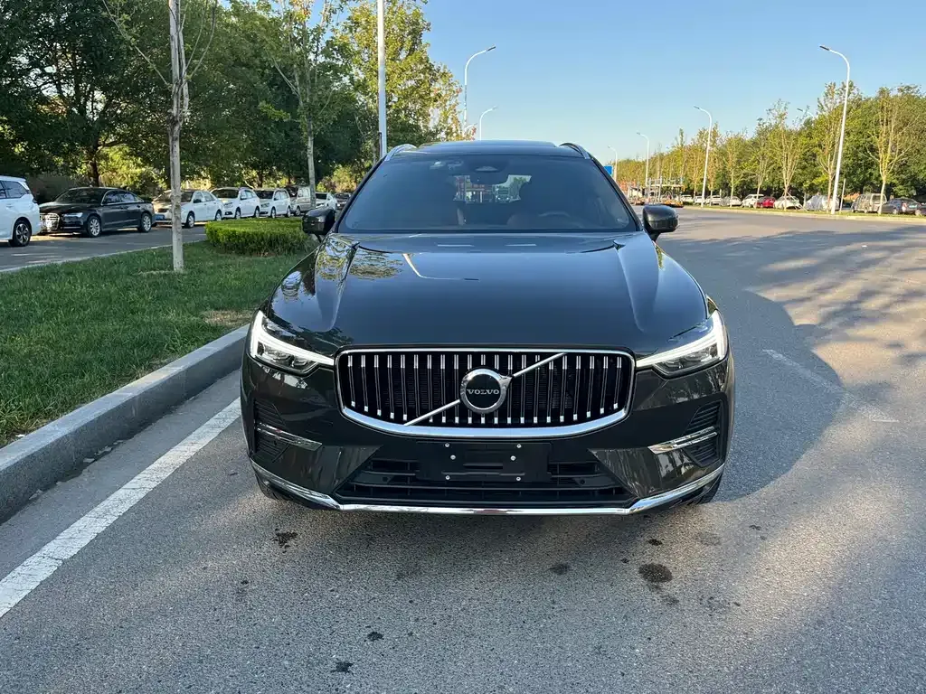 Volvo XC60 — фото 10