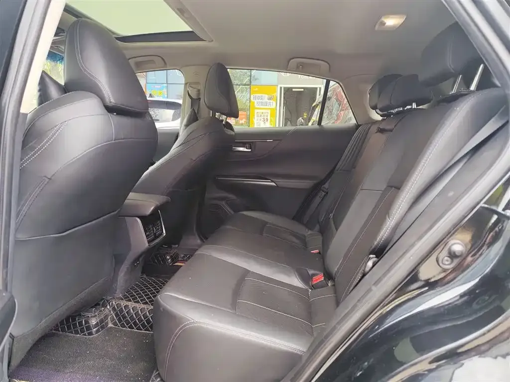 Toyota Harrier — фото 6