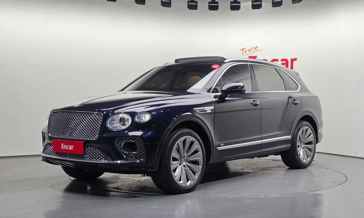 Bentley Bentayga — фото 1