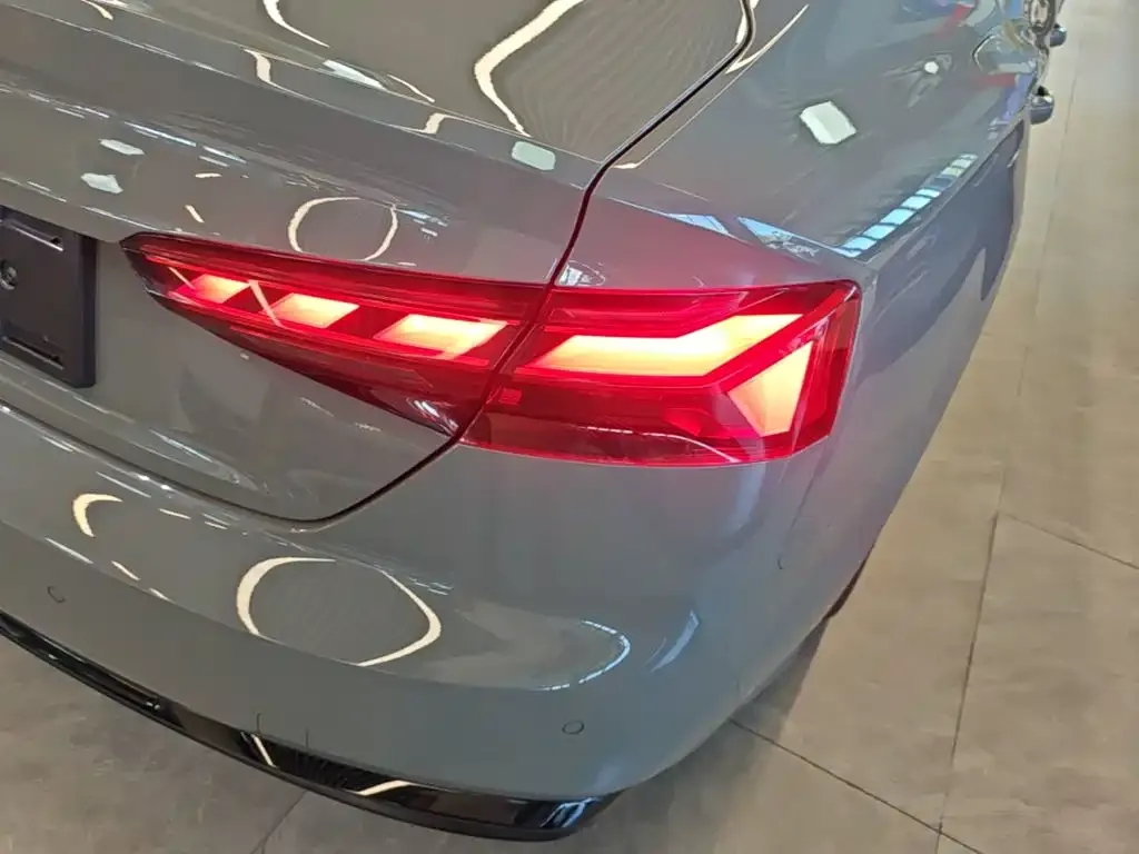 Audi A5 (Import) — фото 2