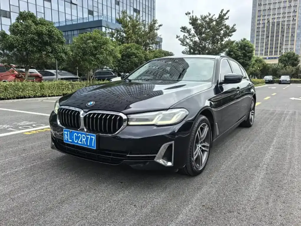 BMW 5 Series — фото 1