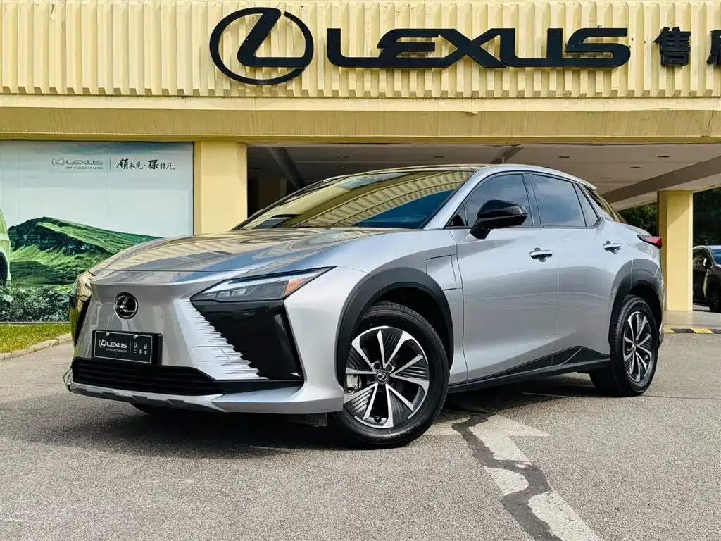 Lexus RZ — фото 1