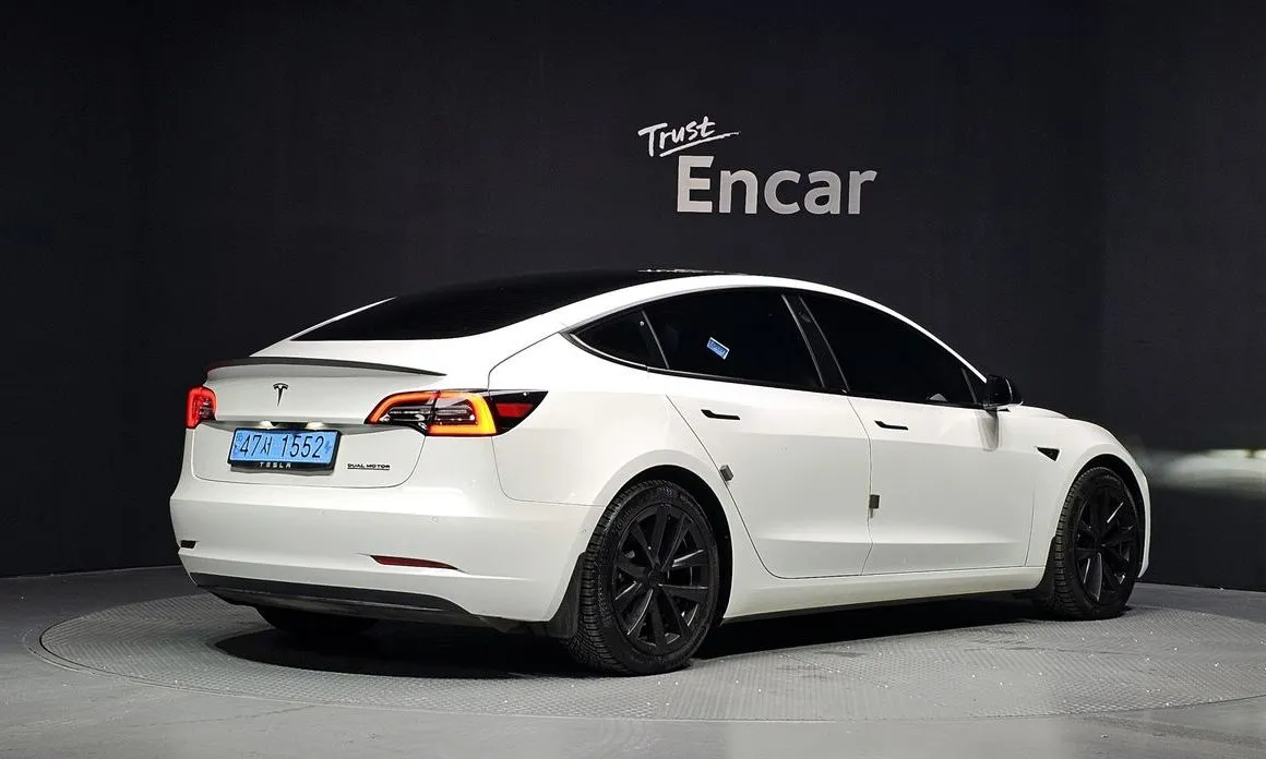Tesla Model 3 — фото 7