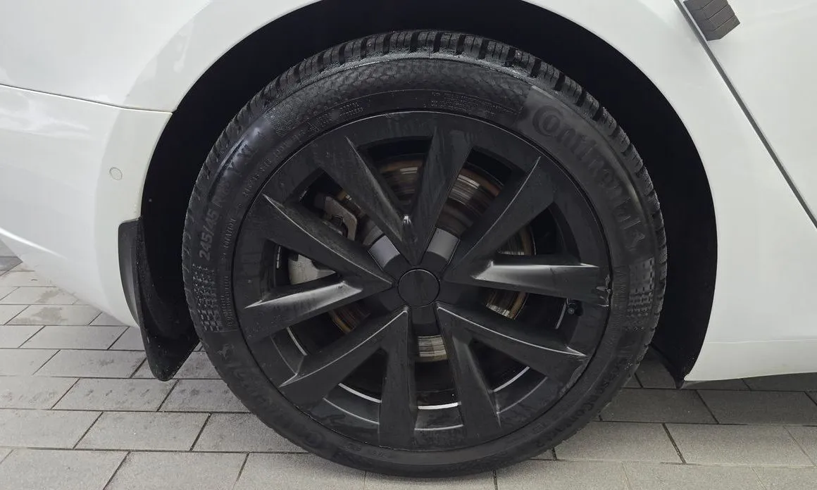 Tesla Model 3 — фото 10