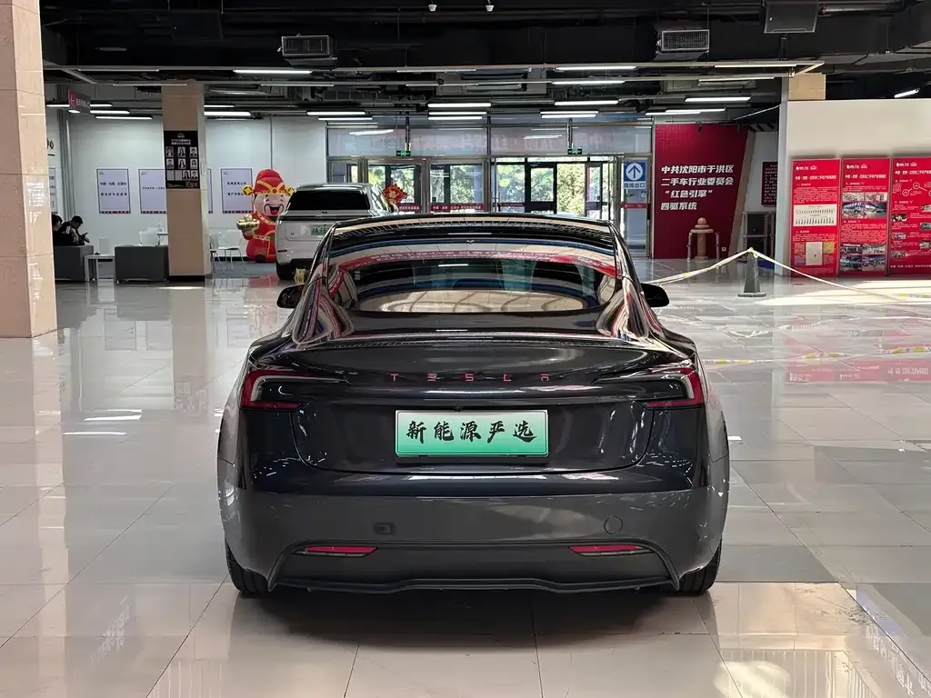 Tesla Model 3 — фото 4