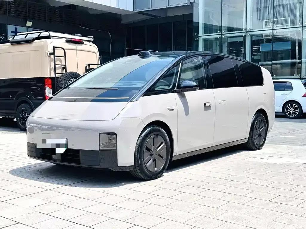 Li Auto MEGA — фото 1