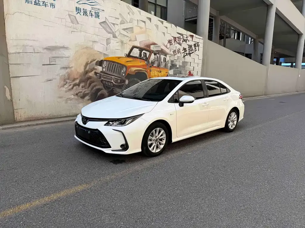 Toyota Corolla — фото 1