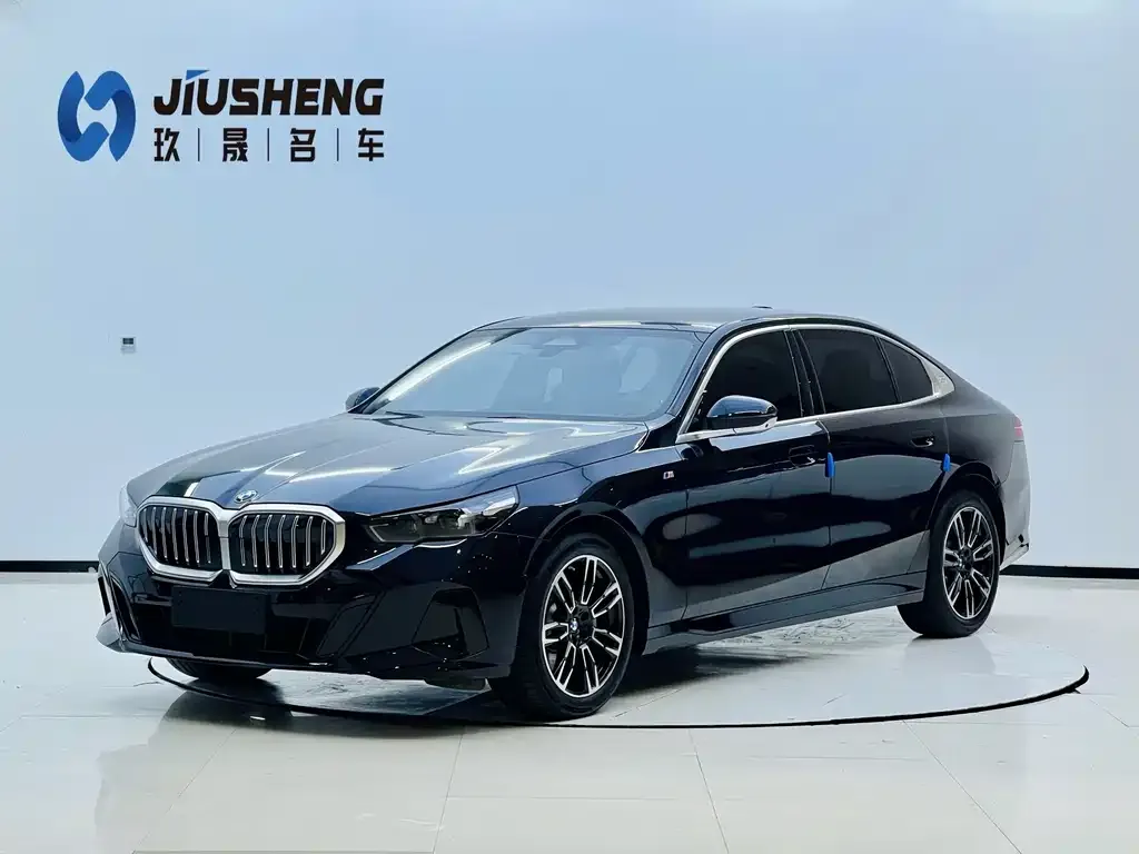 BMW 5 Series — фото 1
