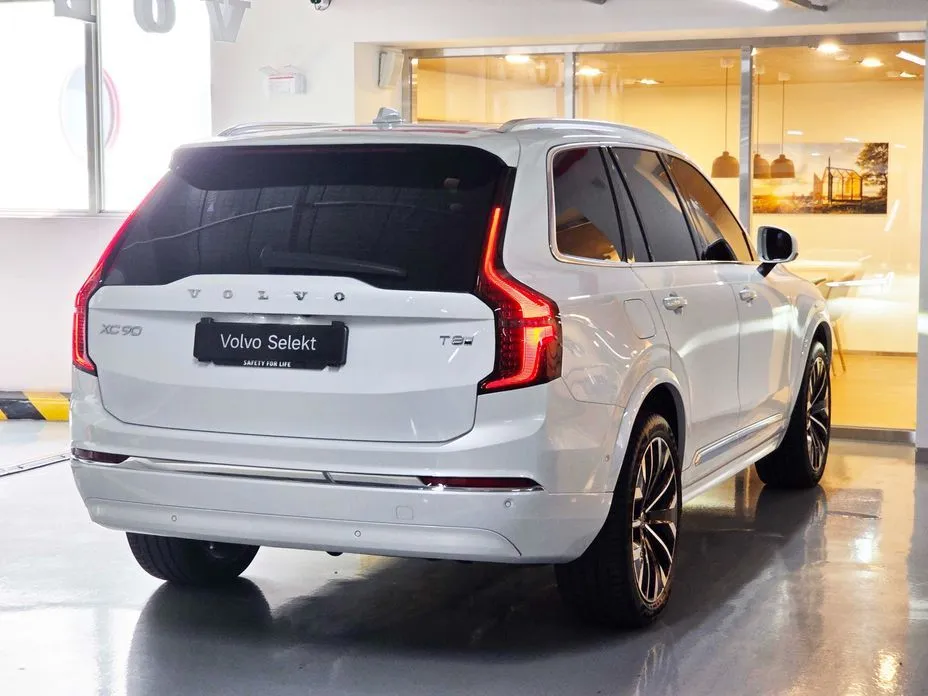 Volvo XC90 — фото 10