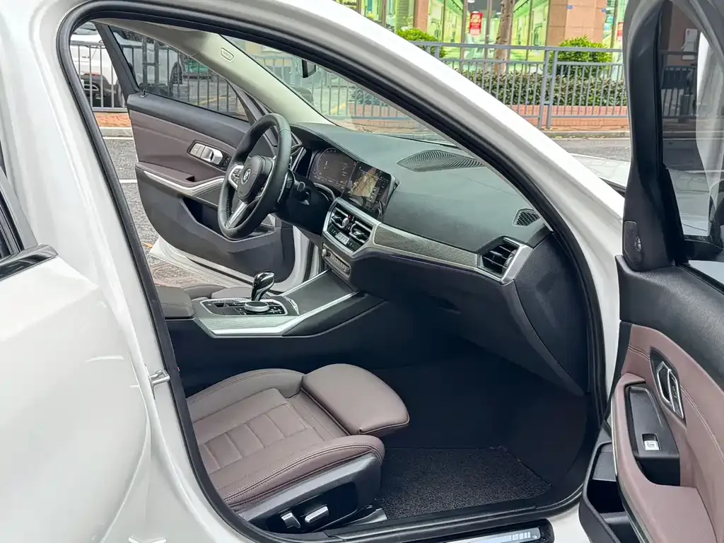 BMW 3 Series — фото 10