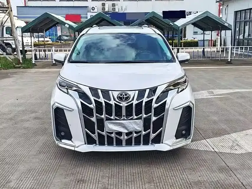 Toyota Granvia — фото 4