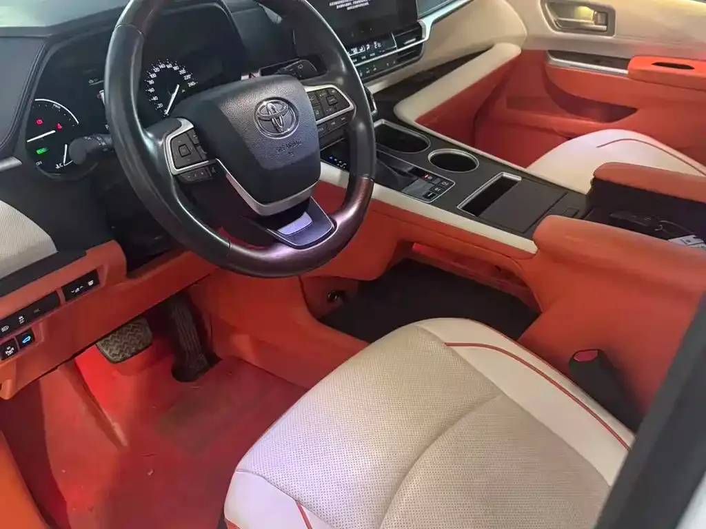 Toyota Granvia — фото 10