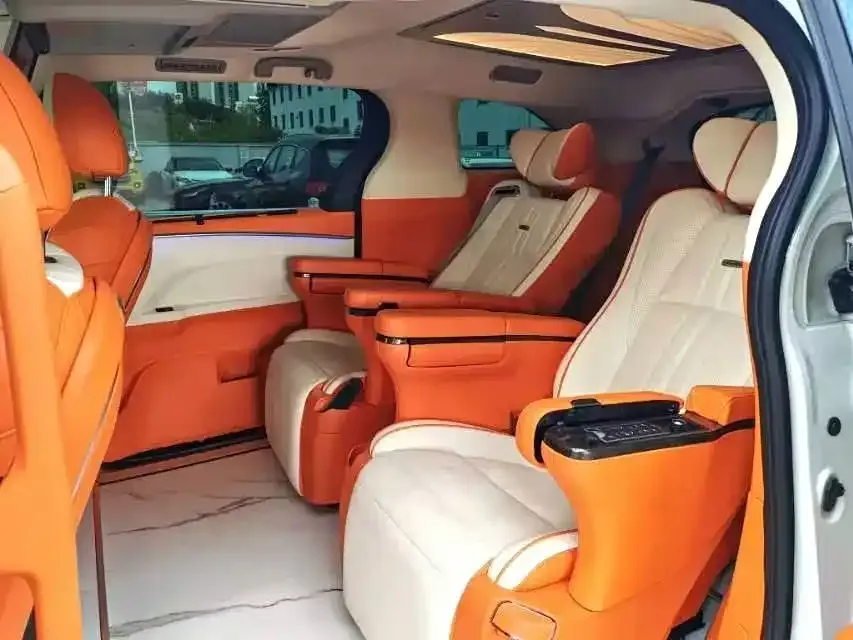 Toyota Granvia — фото 2