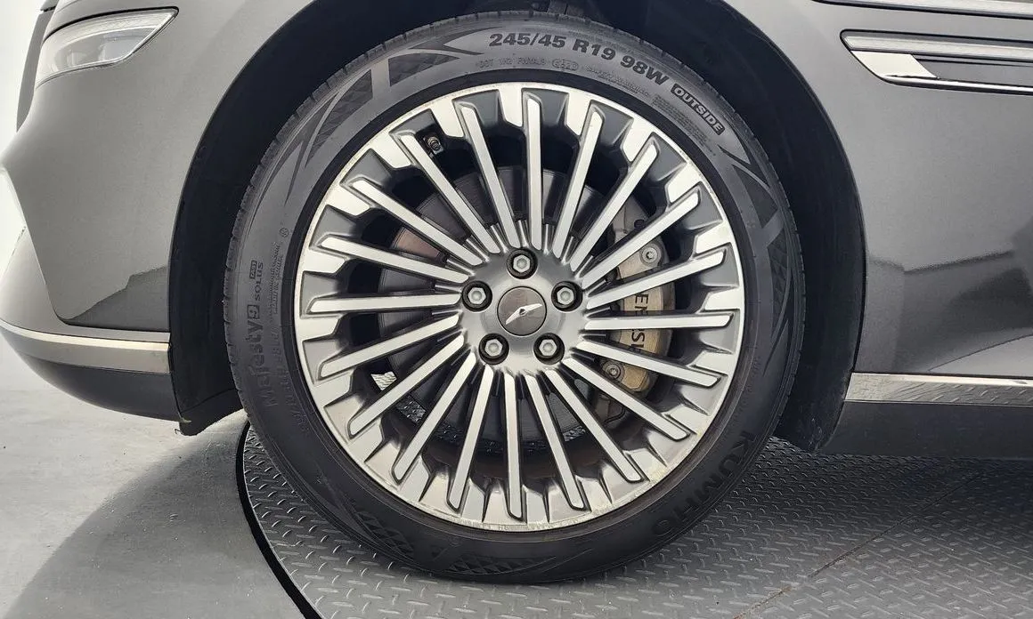 Genesis G80 — фото 10