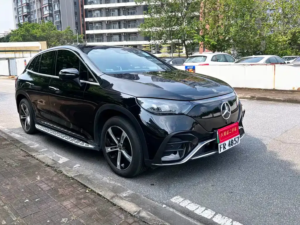 Mercedes-Benz EQE SUV — фото 7