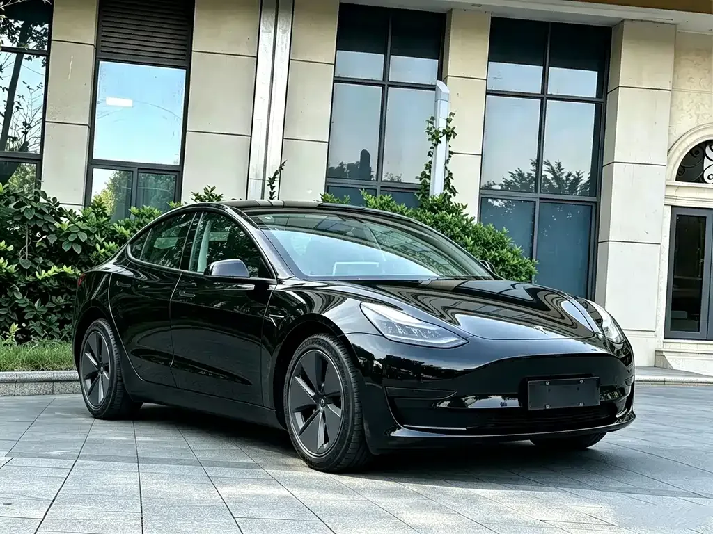 Tesla Model 3 — фото 5