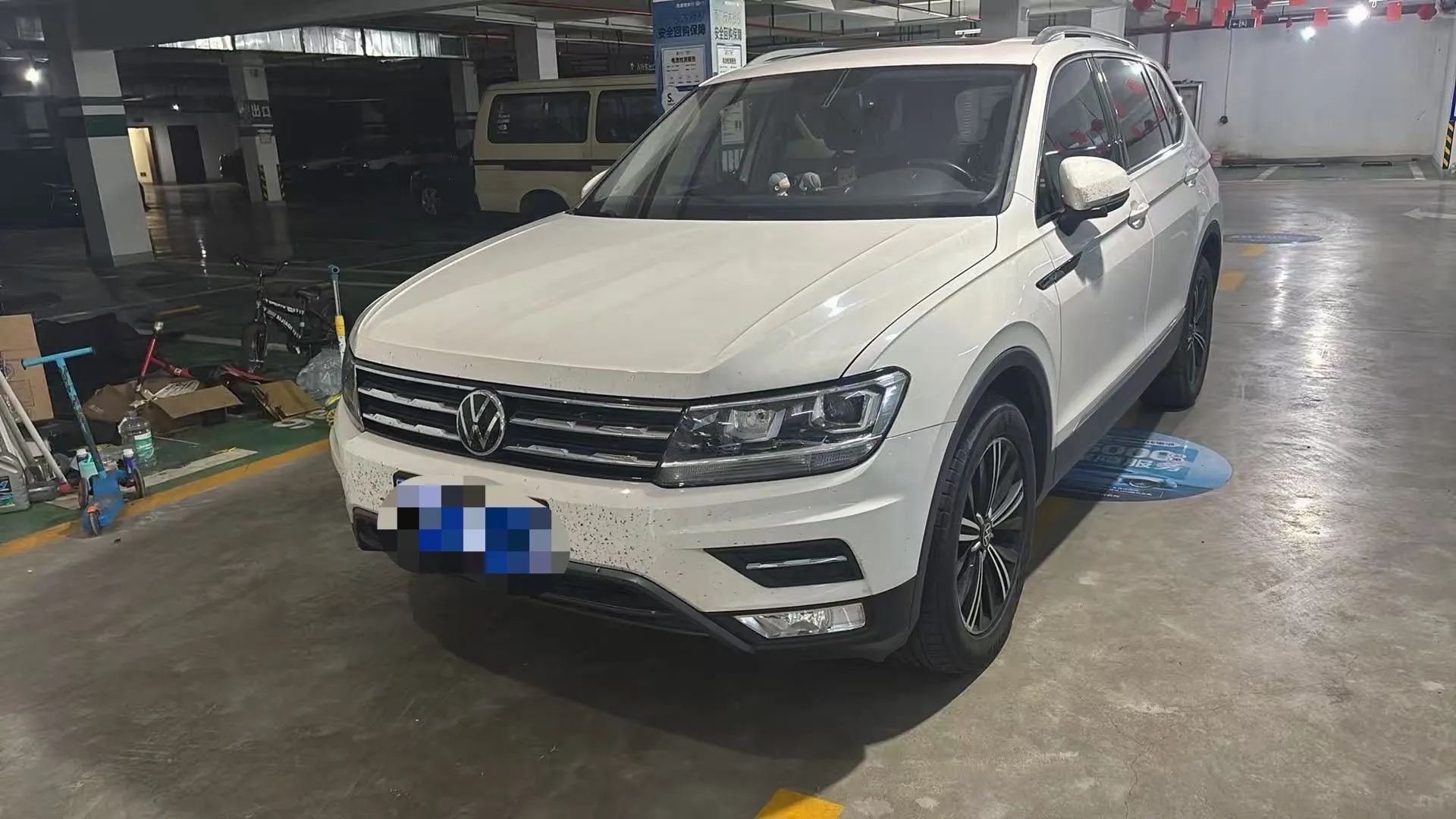 Volkswagen Tiguan L — фото 1