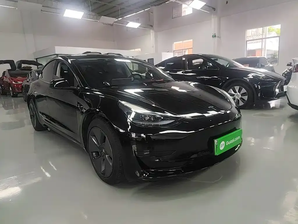 Tesla Model 3 — фото 10