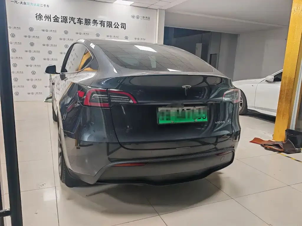 Tesla Model Y — фото 6