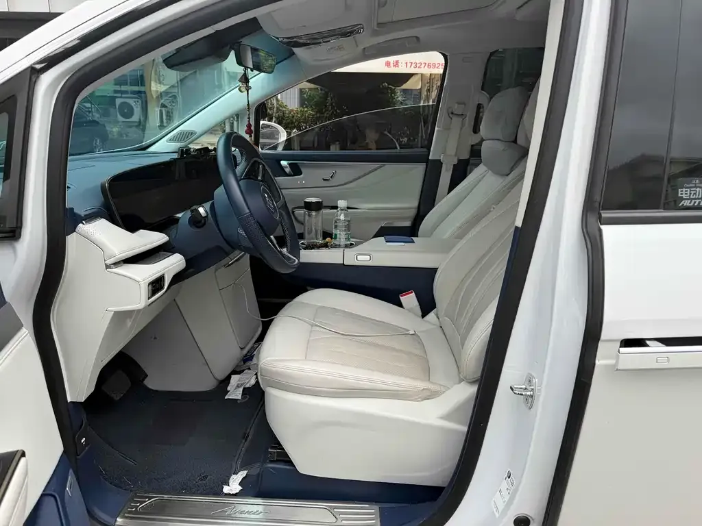 Buick GL8 Hybrid — фото 3