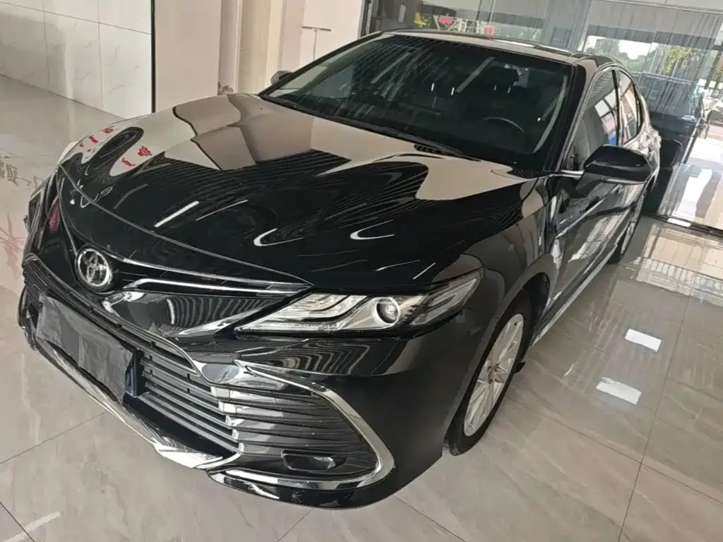 Toyota Camry — фото 5