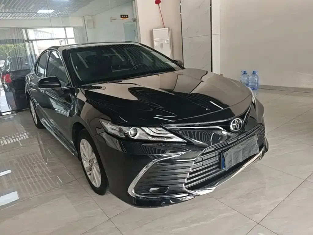 Toyota Camry — фото 7