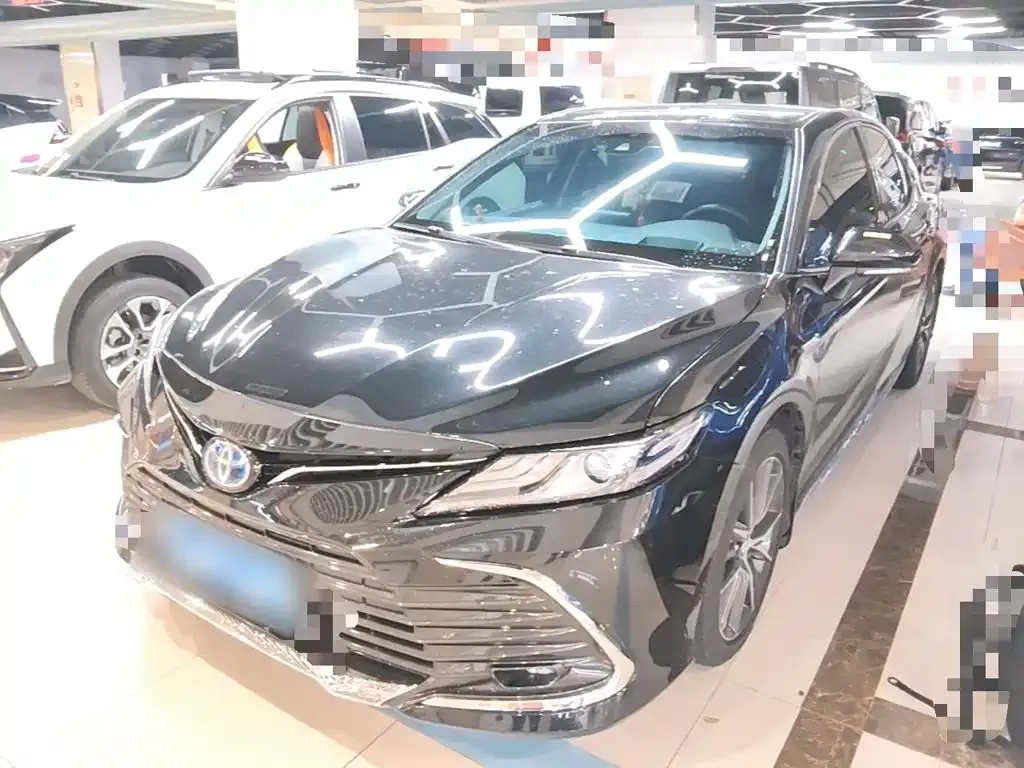 Toyota Camry — фото 10