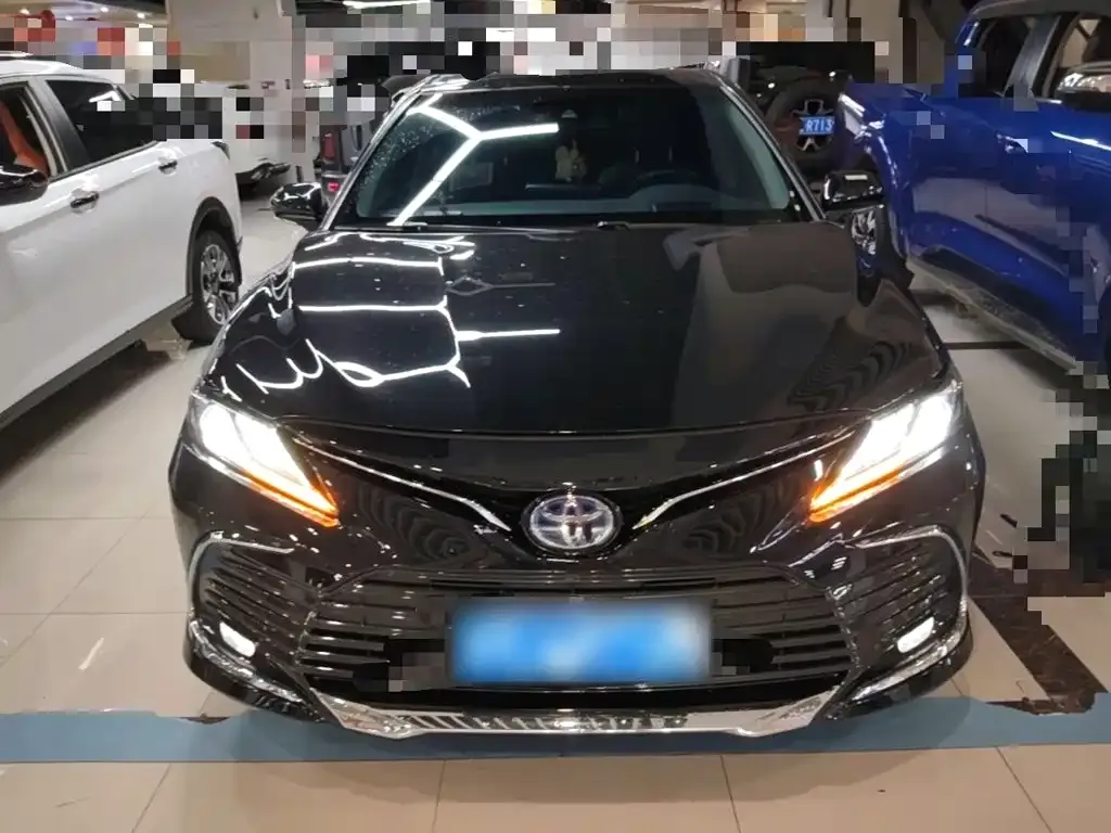 Toyota Camry — фото 4