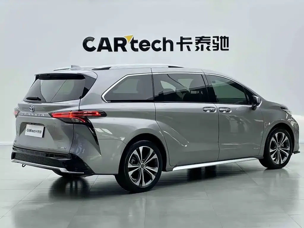 Toyota Granvia — фото 5