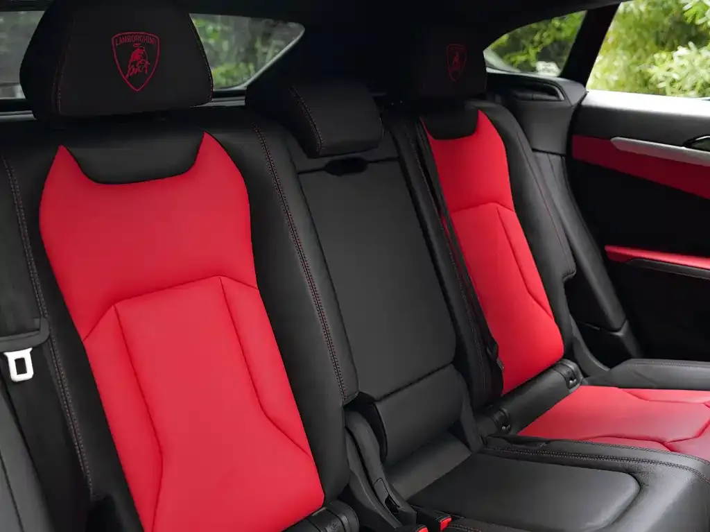 Lamborghini Urus — фото 2