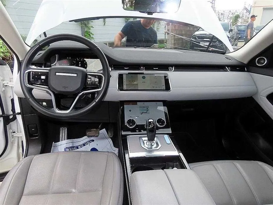 Land Rover Range Rover Evoque — фото 10